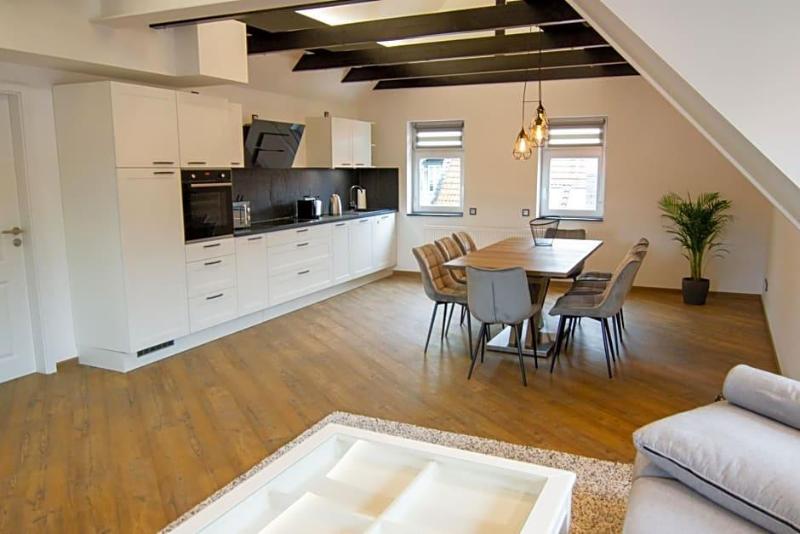 Schiefer Suite Hotel Apartments image