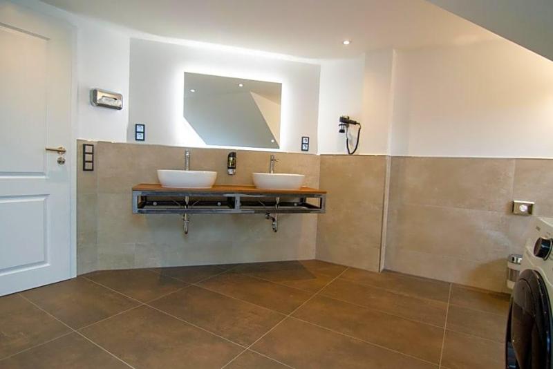 Schiefer Suite Hotel Apartments image
