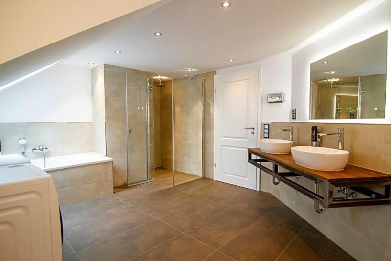 Schiefer Suite Hotel Apartments image