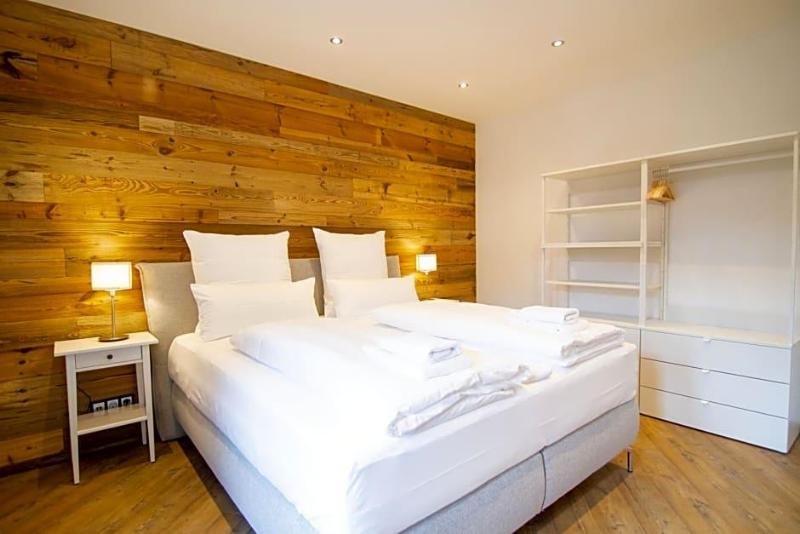 Schiefer Suite Hotel Apartments image
