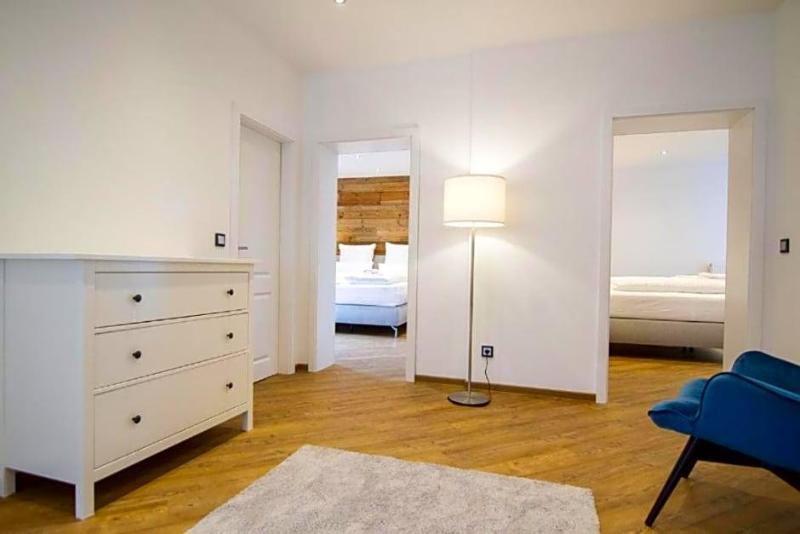 Schiefer Suite Hotel Apartments image
