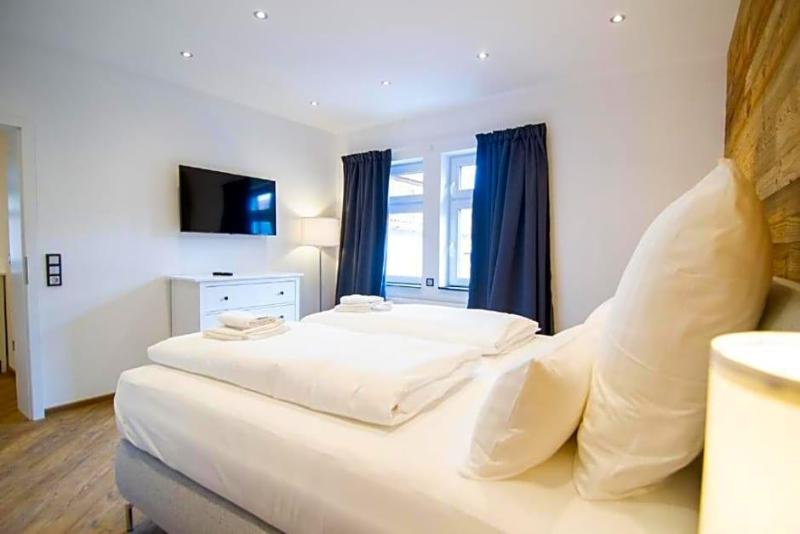 Schiefer Suite Hotel Apartments image