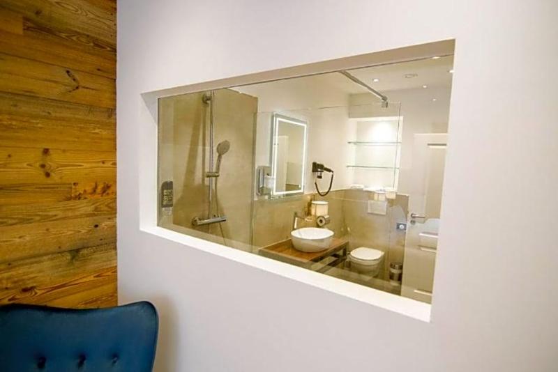Schiefer Suite Hotel Apartments image