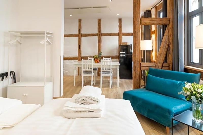 Schiefer Suite Hotel Apartments image