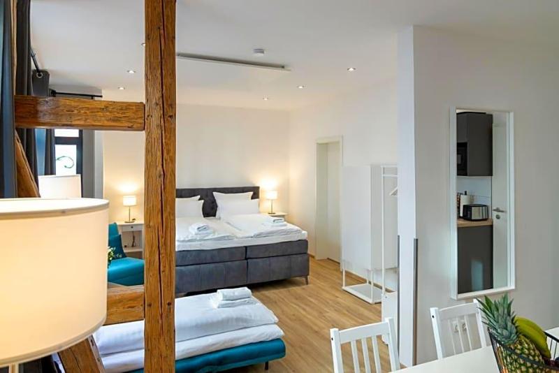 Schiefer Suite Hotel Apartments image