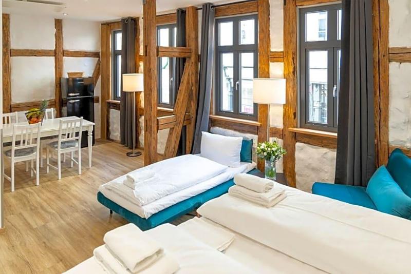 Schiefer Suite Hotel Apartments image