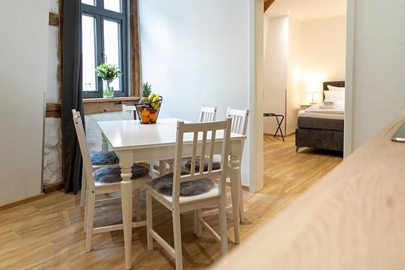 Schiefer Suite Hotel Apartments image