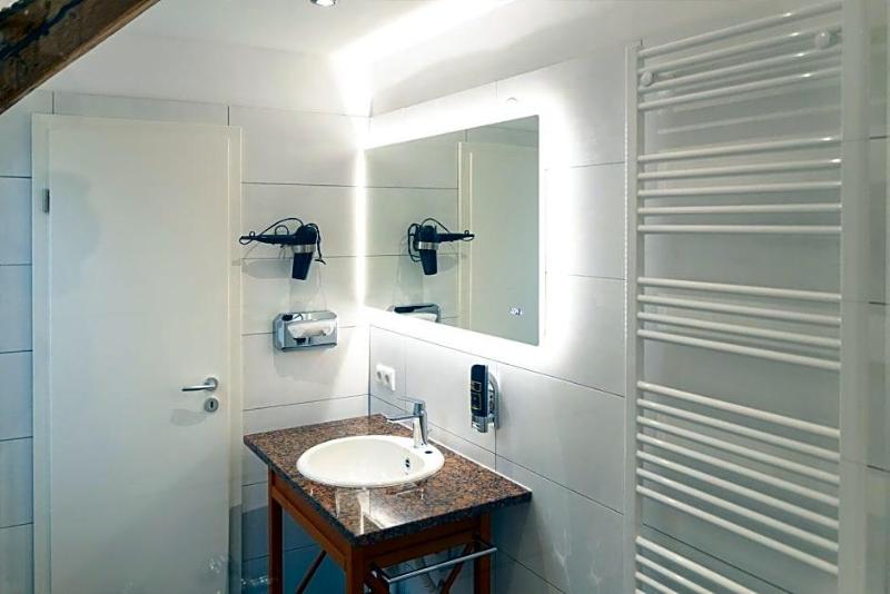 Schiefer Suite Hotel Apartments image