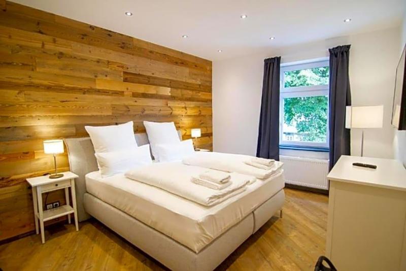 Schiefer Suite Hotel Apartments image