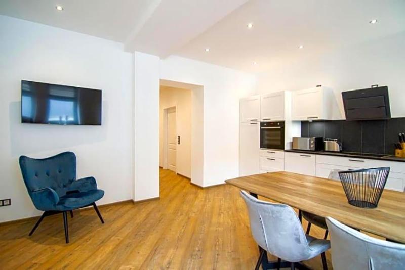 Schiefer Suite Hotel Apartments image