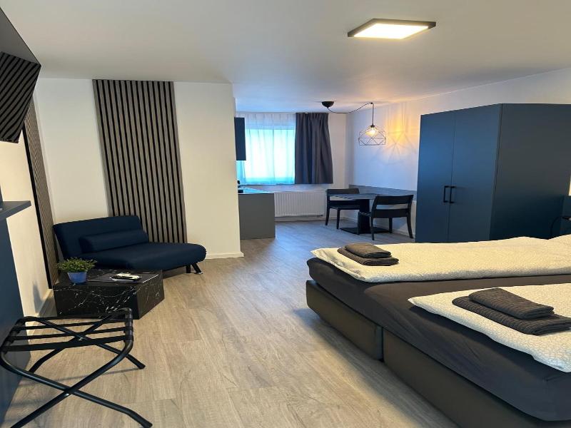 Hotel A24 Bei Hamburg image