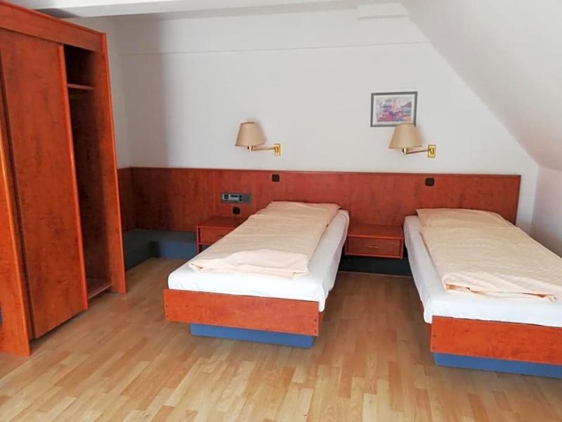 Hotel Dorfschv Nke image