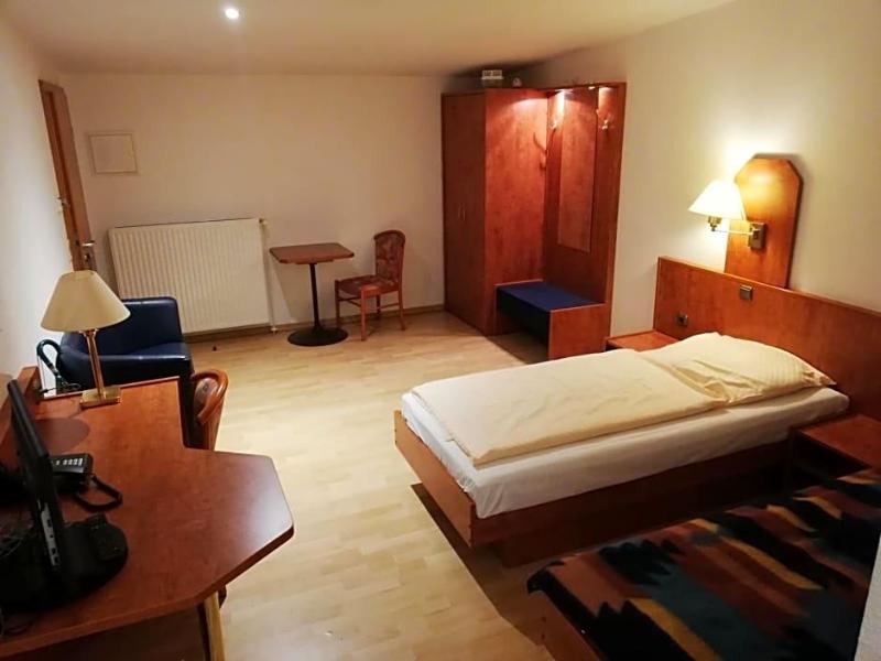 Hotel Dorfschv Nke image
