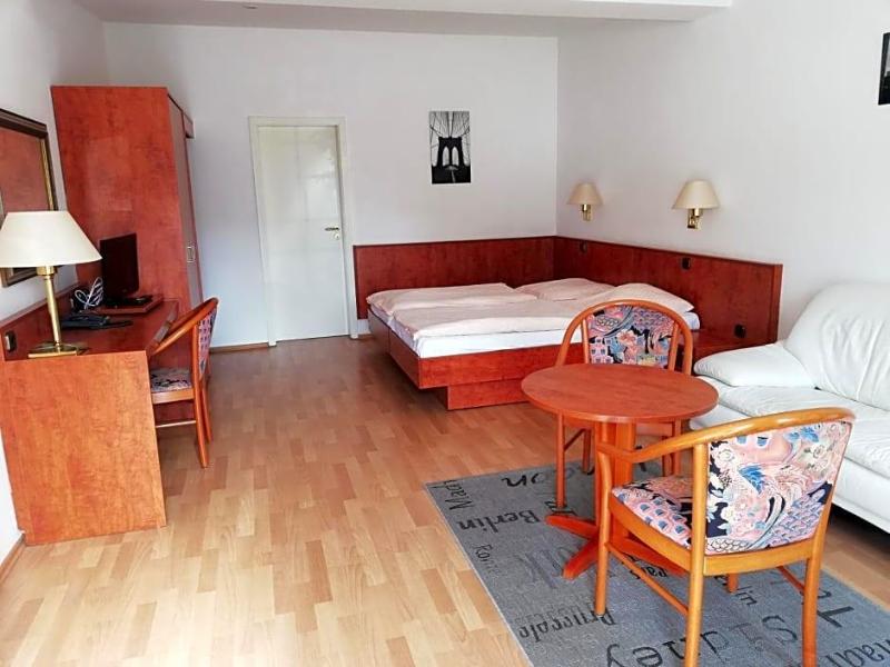 Hotel Dorfschv Nke image