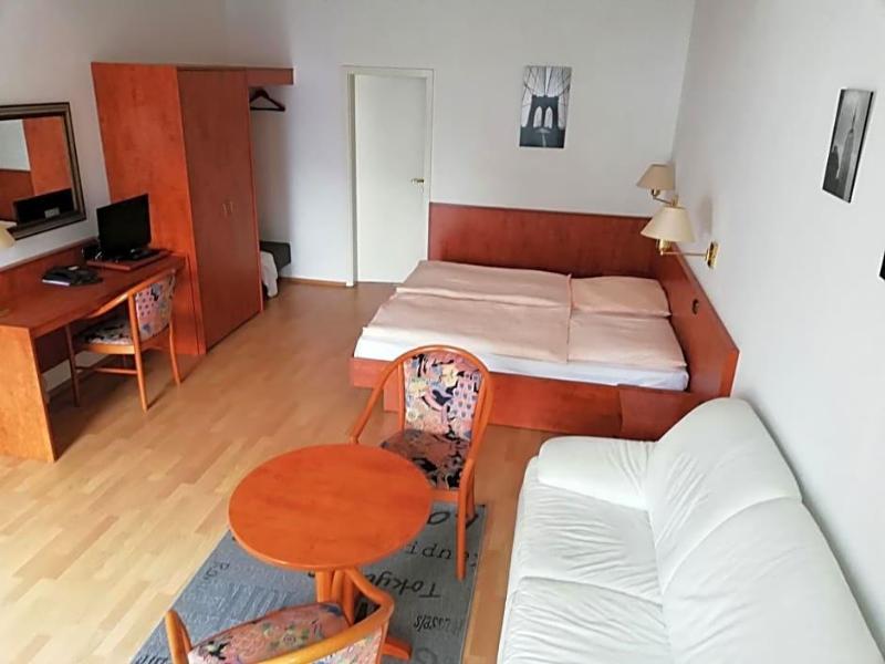 Hotel Dorfschv Nke image