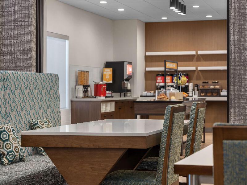 Hampton Inn & Suites Orangeville, On image