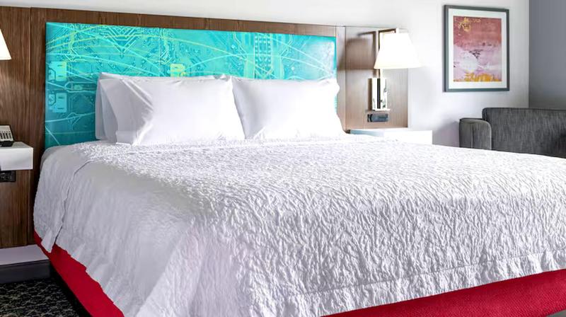 Hampton Inn & Suites Orangeville, On image