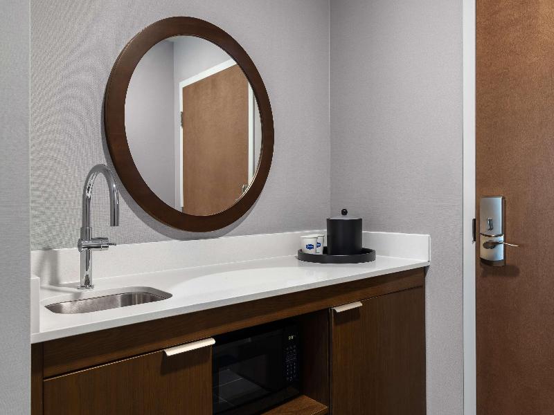Hampton Inn & Suites Orangeville, On image