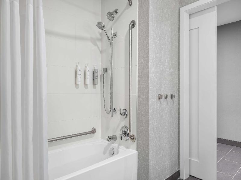 Hampton Inn & Suites Orangeville, On image