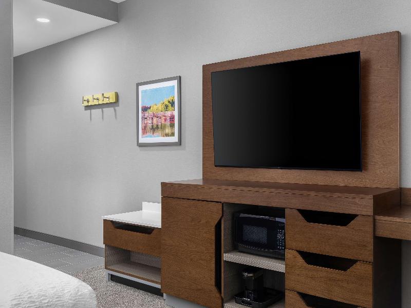 Hampton Inn & Suites Orangeville, On image