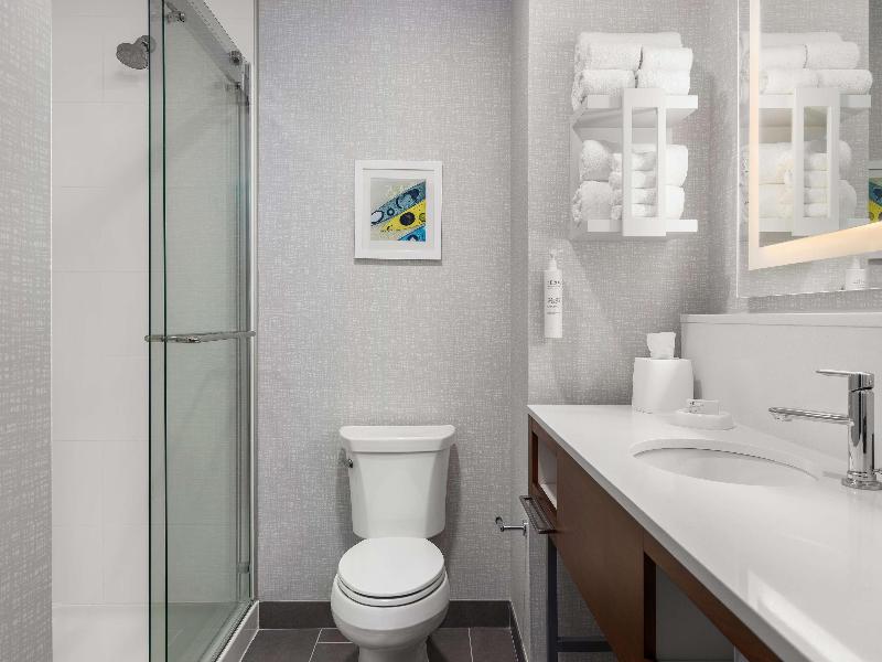 Hampton Inn & Suites Orangeville, On image
