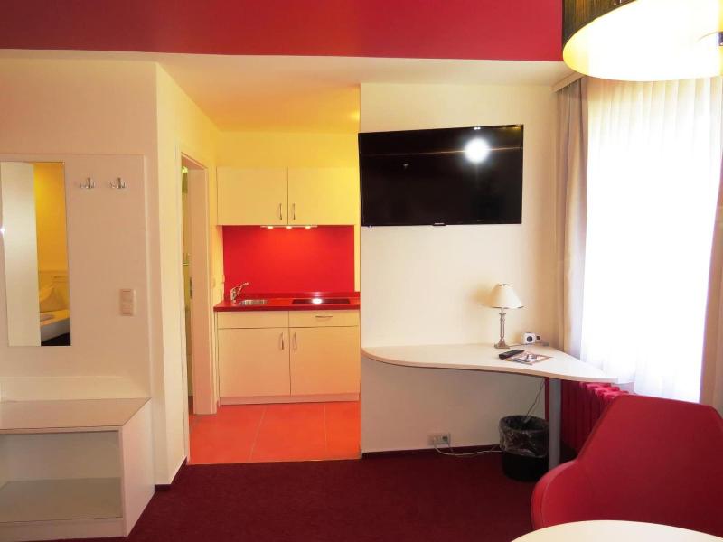 Ka Ka Hotel Garni image