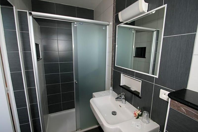 Hotel Uhainak image