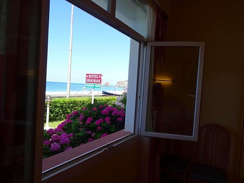 Hotel Uhainak image