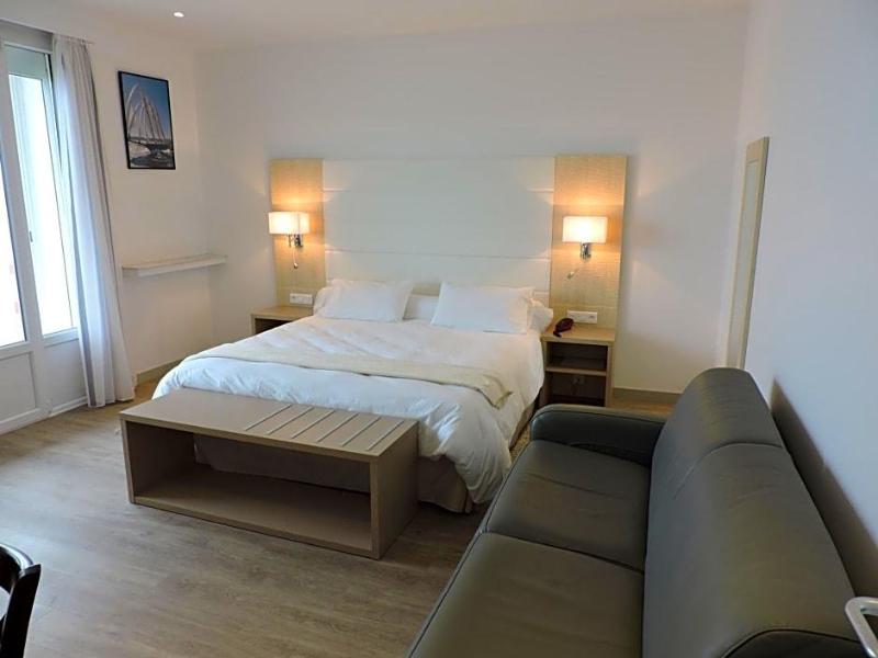 Hotel Uhainak image