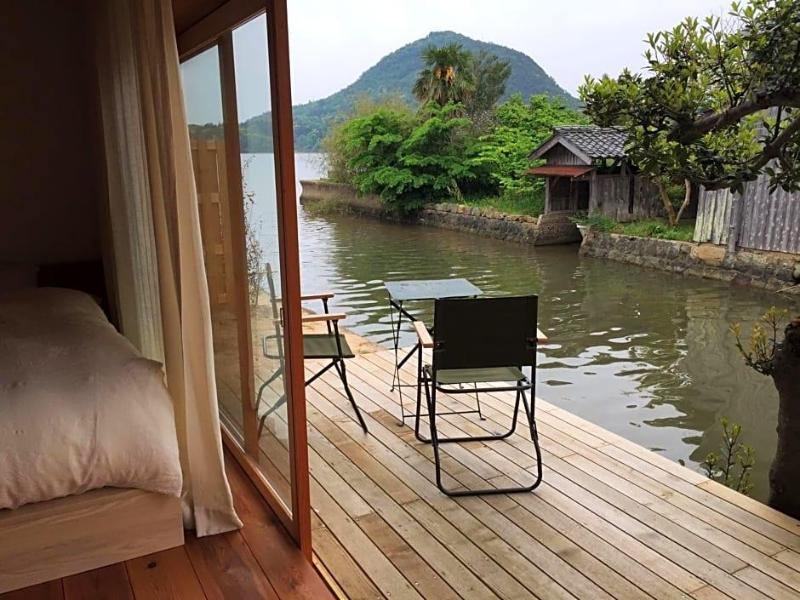 Waterside Cottage Heron image