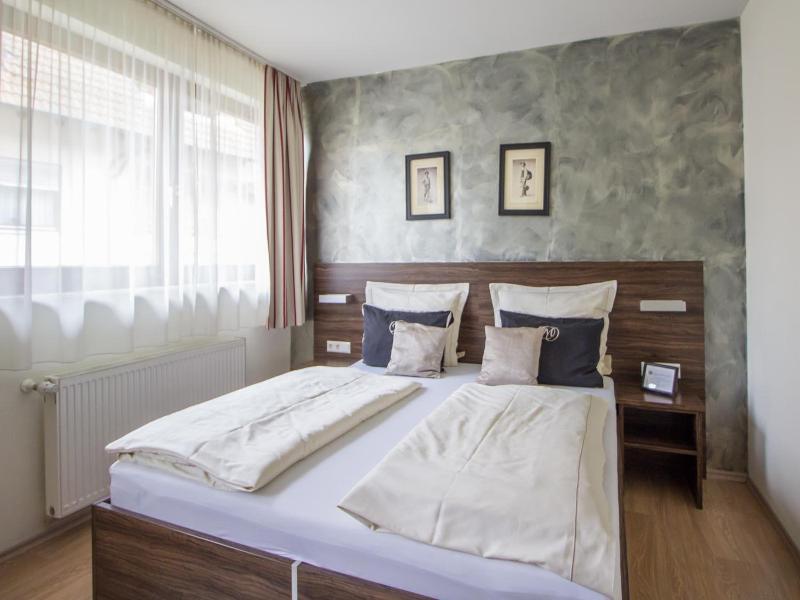 Landhotel Wolfschlugen image