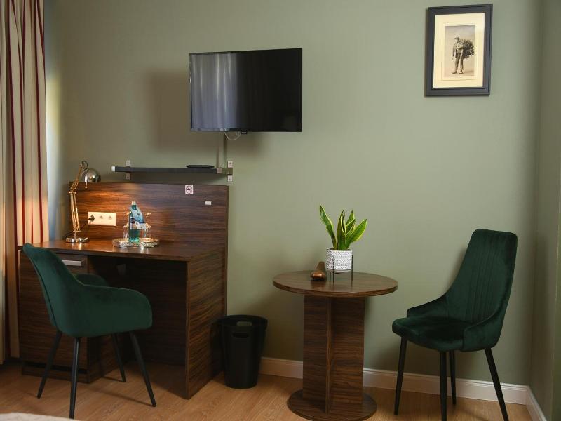Landhotel Wolfschlugen image