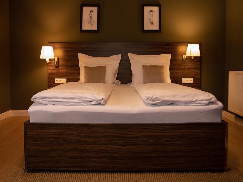 Landhotel Wolfschlugen image