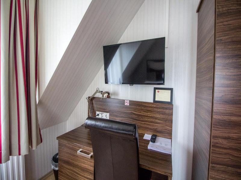 Landhotel Wolfschlugen image
