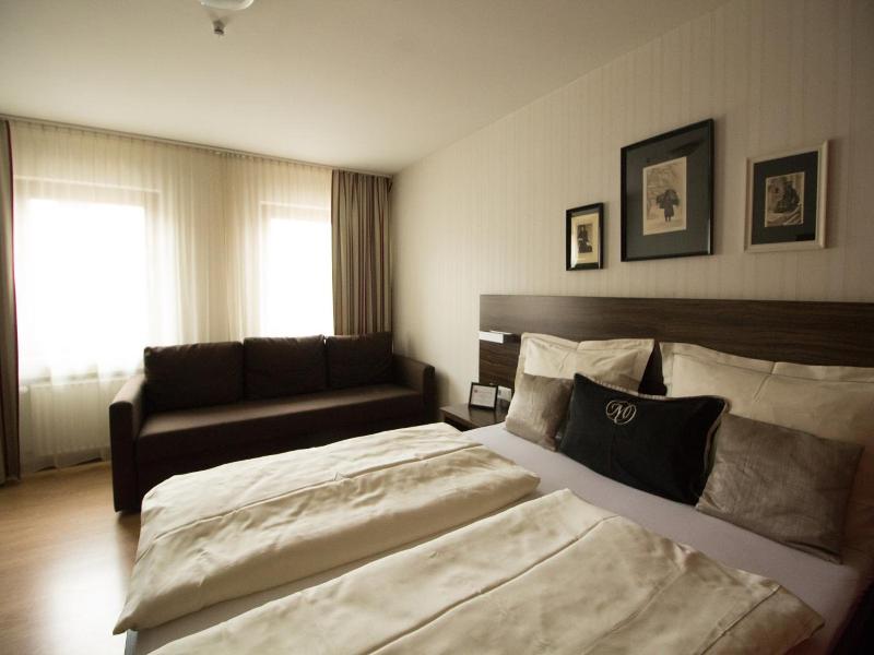 Landhotel Wolfschlugen image