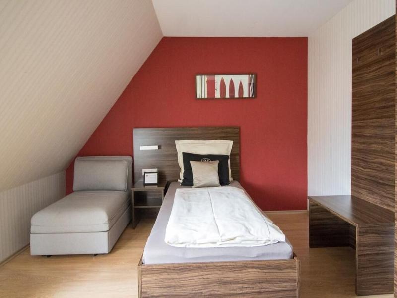 Landhotel Wolfschlugen image