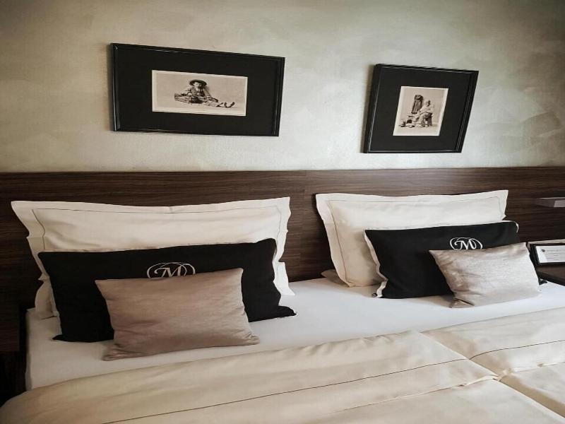 Landhotel Wolfschlugen image