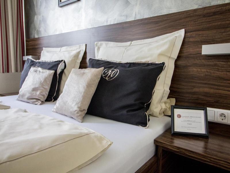 Landhotel Wolfschlugen image