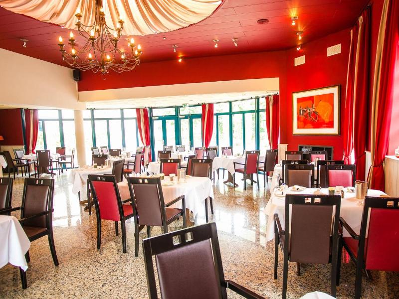 Ahauser Land Golfhotel image