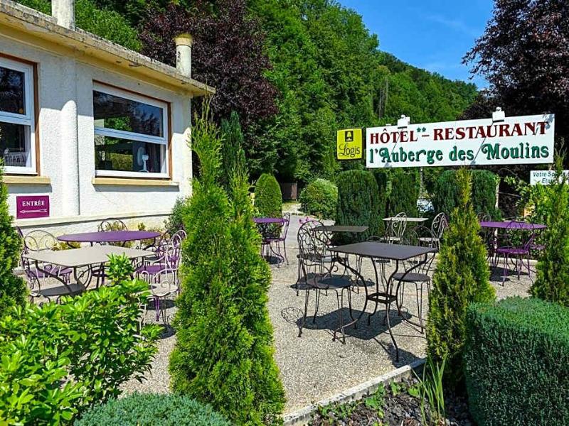 Auberge Des Moulins — exterior view