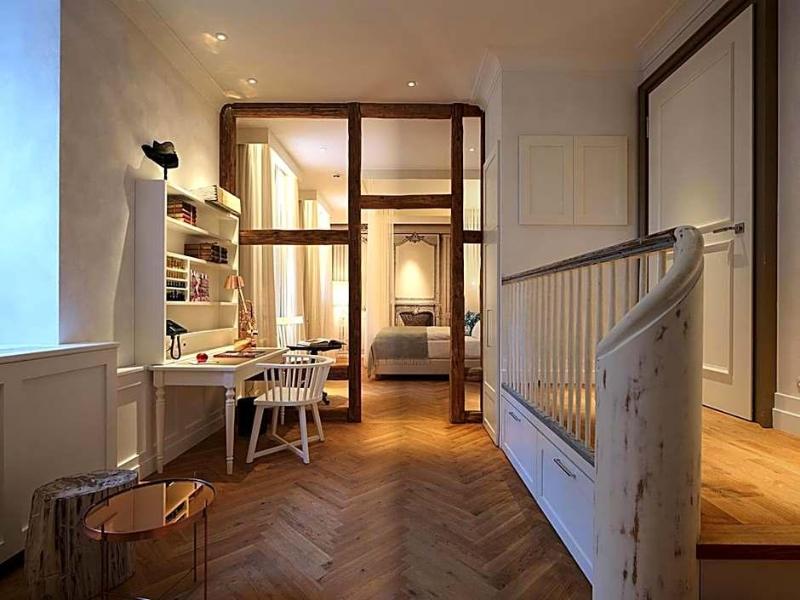 La Maison Hotel image