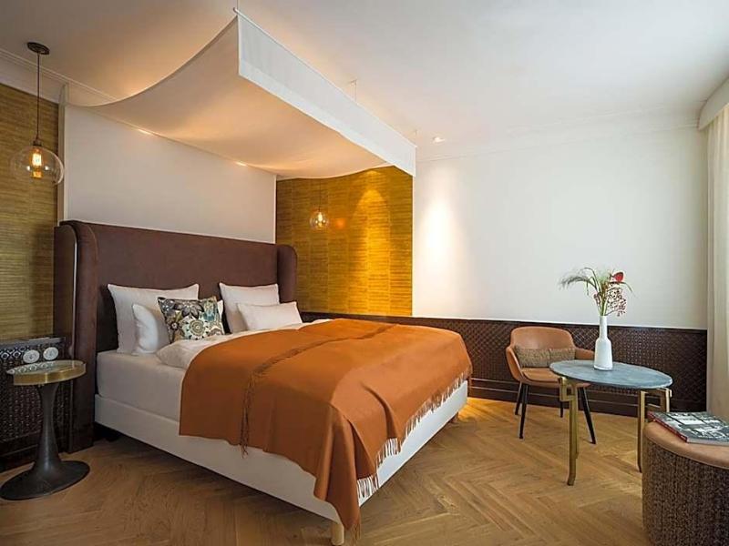La Maison Hotel image