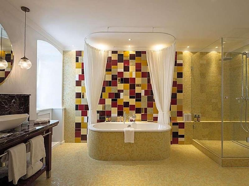 La Maison Hotel image