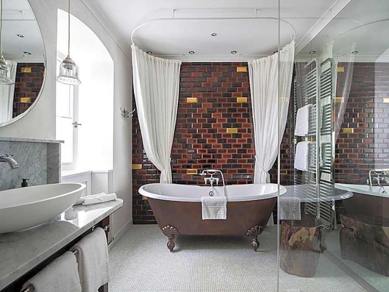 La Maison Hotel image