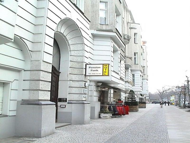 Hotel Pension Funk Am Kurfv Rstendamm image