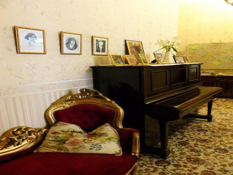 Hotel Pension Funk Am Kurfv Rstendamm image