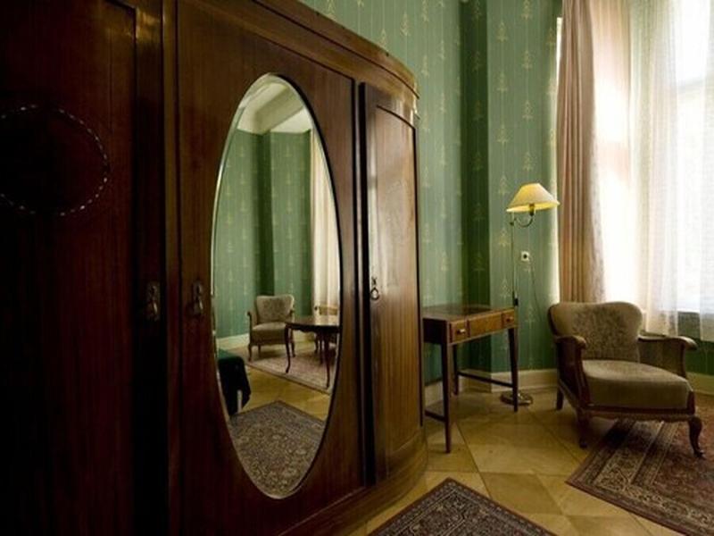 Hotel Pension Funk Am Kurfv Rstendamm image