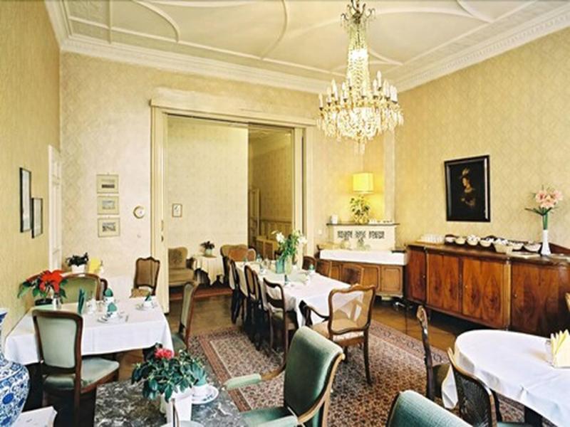 Hotel Pension Funk Am Kurfv Rstendamm image