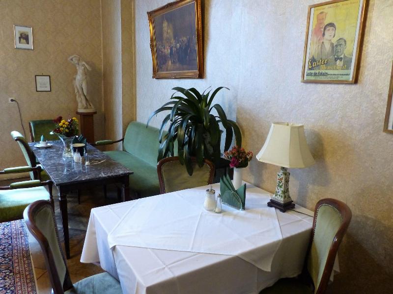 Hotel Pension Funk Am Kurfv Rstendamm image