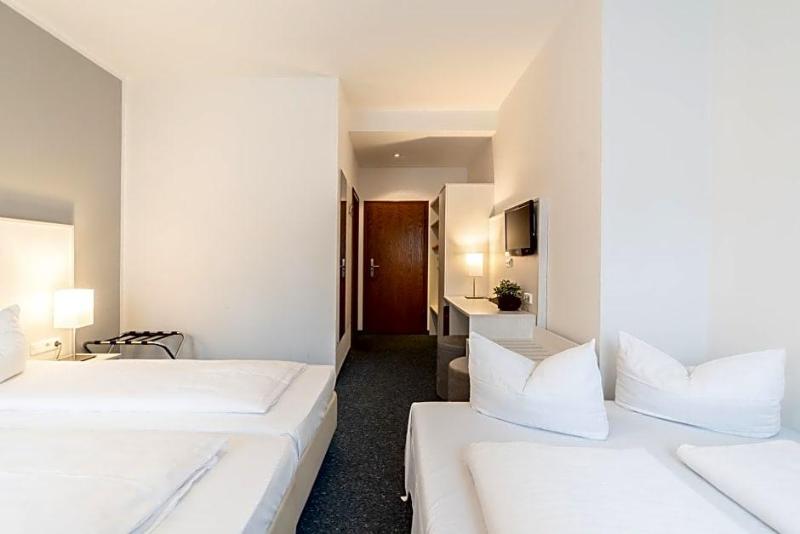 Hotel Wandinger Hof By Lehmann Hotels image